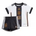 Tyskland Jonas Hofmann #18 Replika Babytøj Hjemmebanesæt Børn VM 2022 Kortærmet (+ Korte bukser)